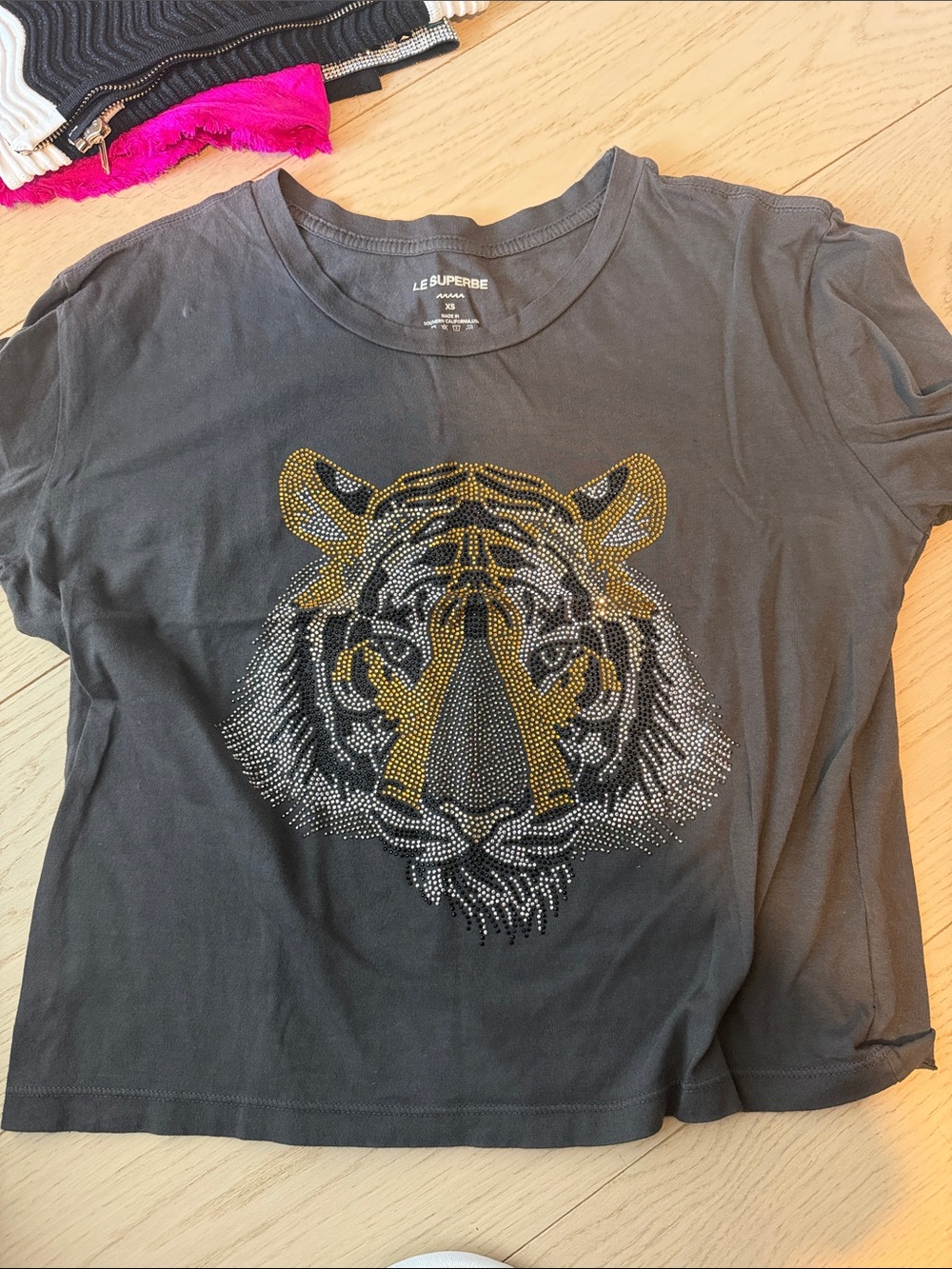 Le superbe tiger tee